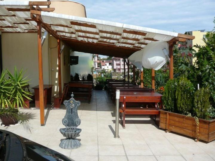 Семеен Хотел Атива - Family Hotel Ativa Lozenets Exterior photo